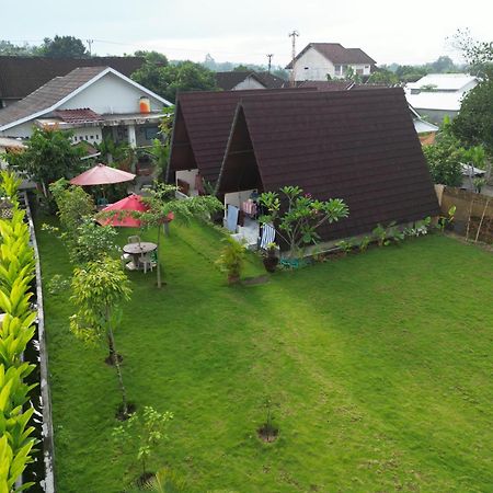 D' Carasti Bungalow Masbagik Екстериор снимка