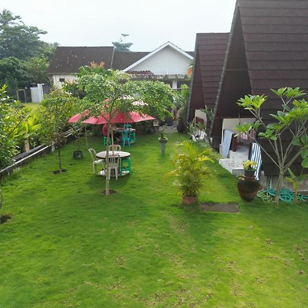 D' Carasti Bungalow Masbagik Екстериор снимка