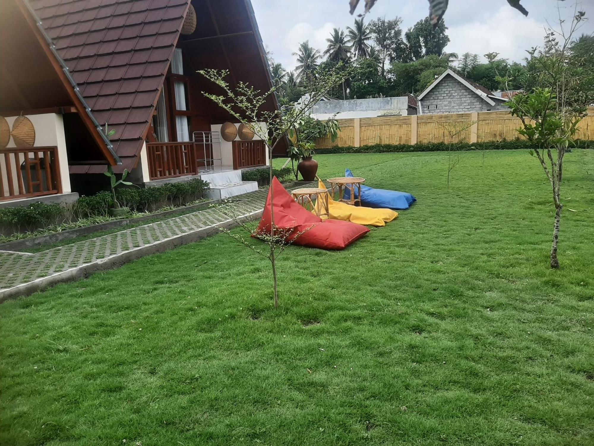 D' Carasti Bungalow Masbagik Екстериор снимка