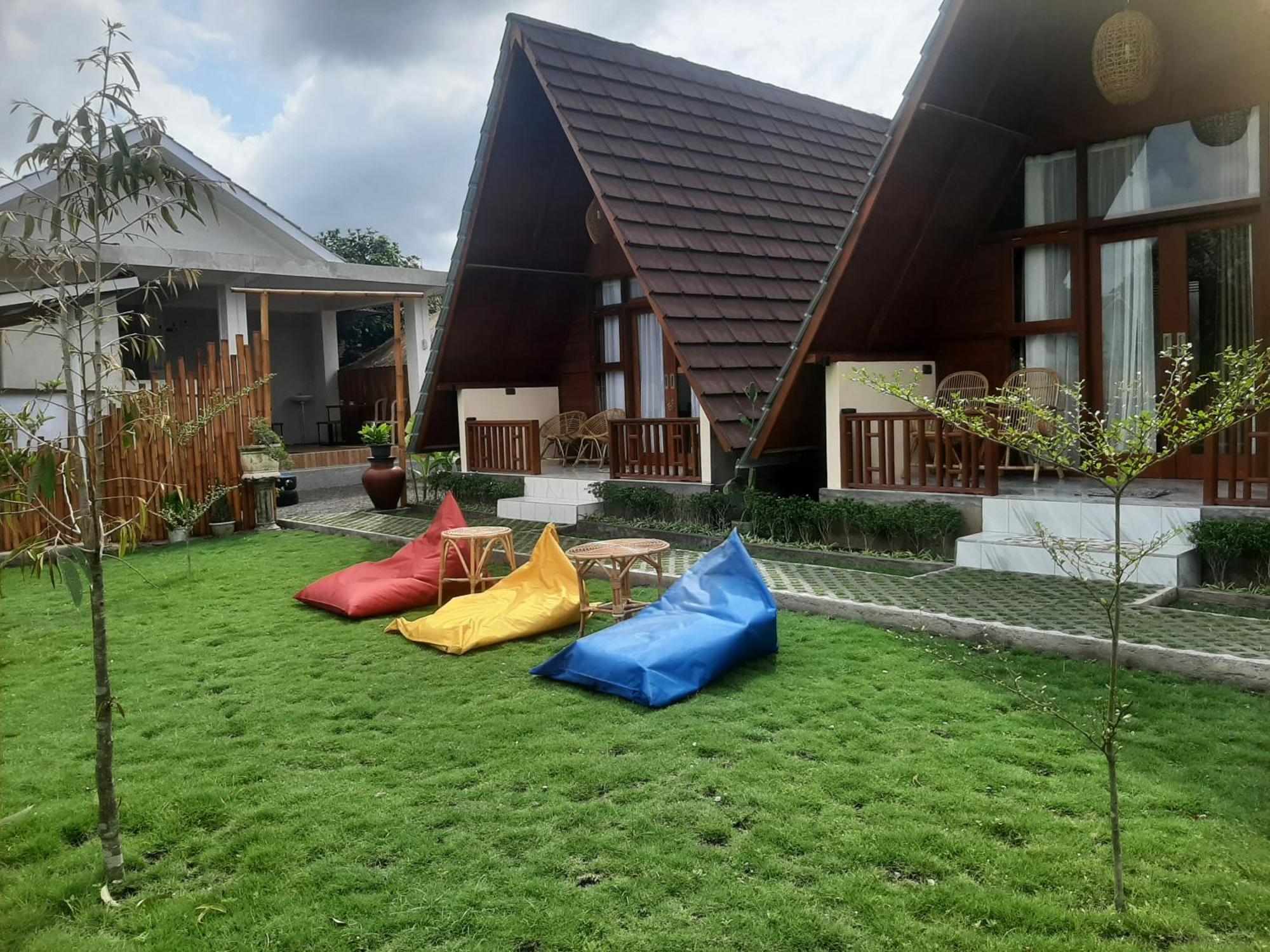 D' Carasti Bungalow Masbagik Екстериор снимка