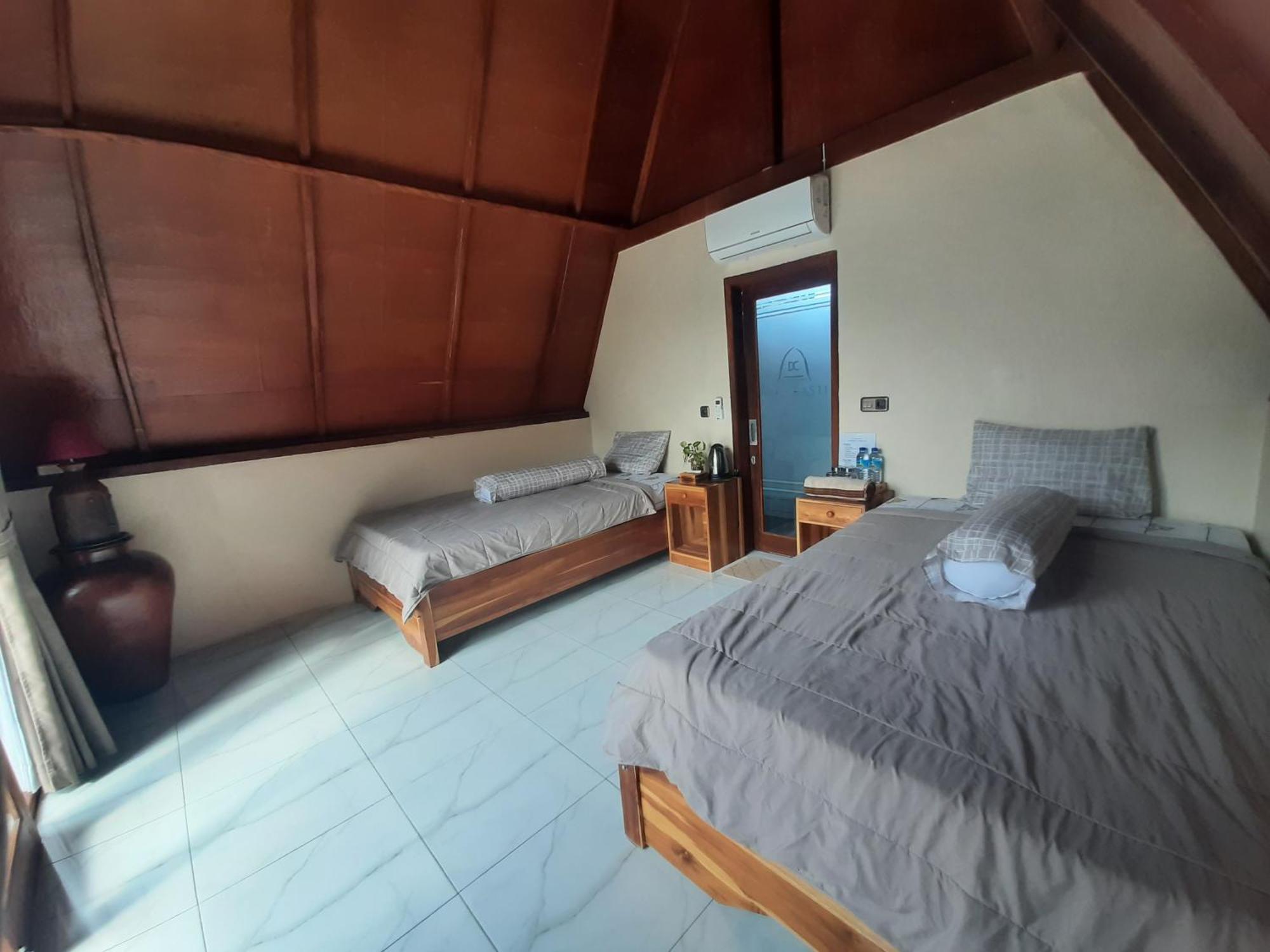 D' Carasti Bungalow Masbagik Стая снимка